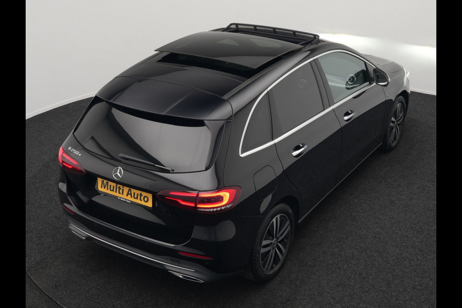 Mercedes-Benz B-Klasse 250 e Progressive Plug In Hybrid 218pk PHEV | Panodak | Multibeam LED | Widescreen | Adaptive Cruise | Sportstoelen Verwarmd | Stuur Verwarmd | Blis | Sfeerverlichting | Apple Carplay | Navigatie | Keyless | DAB |