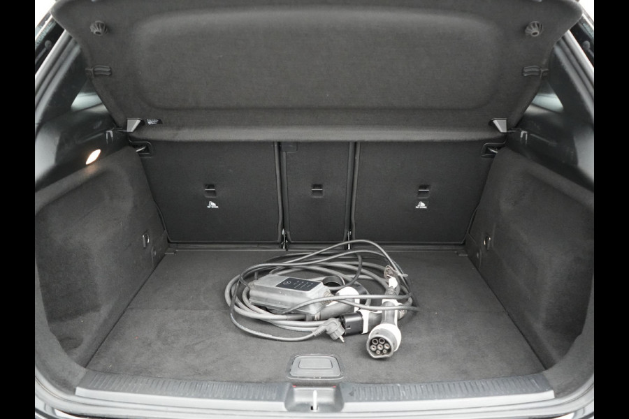 Mercedes-Benz B-Klasse 250 e Progressive Plug In Hybrid 218pk PHEV | Panodak | Multibeam LED | Widescreen | Adaptive Cruise | Sportstoelen Verwarmd | Stuur Verwarmd | Blis | Sfeerverlichting | Apple Carplay | Navigatie | Keyless | DAB |