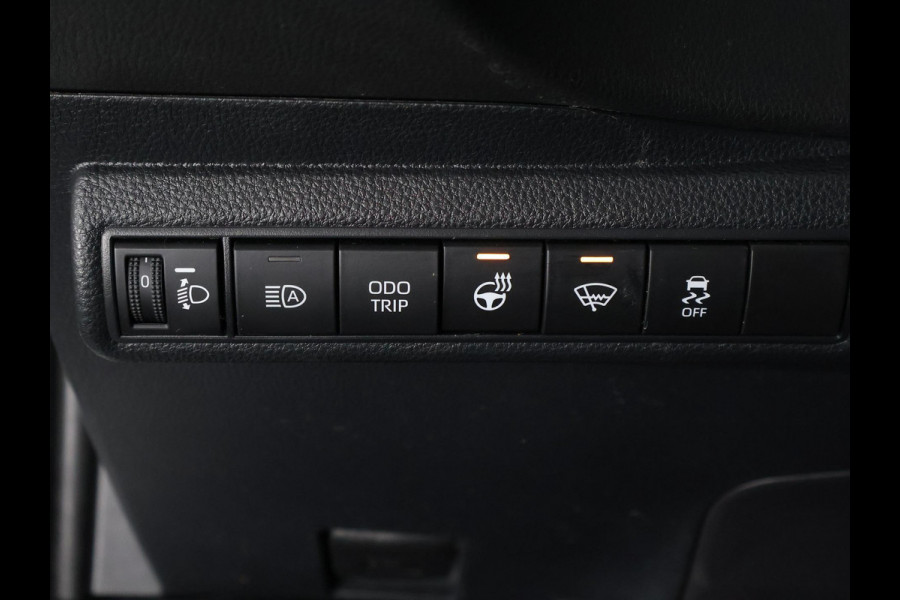 Toyota Corolla Touring Sports Hybrid 140 Business Bi-Tone | Stuur-/Stoelverwarming | Parkeersensoren | Apple Carplay & AndriodAUTO | Navigatie