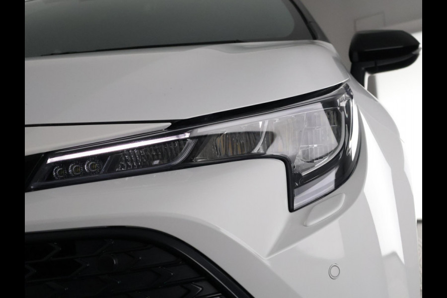 Toyota Corolla Touring Sports Hybrid 140 Business Bi-Tone | Stuur-/Stoelverwarming | Parkeersensoren | Apple Carplay & AndriodAUTO | Navigatie