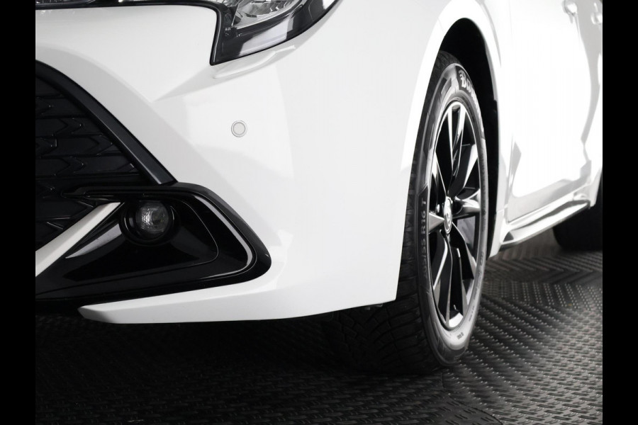 Toyota Corolla Touring Sports Hybrid 140 Business Bi-Tone | Stuur-/Stoelverwarming | Parkeersensoren | Apple Carplay & AndriodAUTO | Navigatie