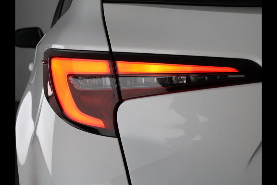 Toyota Corolla Touring Sports Hybrid 140 Business Bi-Tone | Stuur-/Stoelverwarming | Parkeersensoren | Apple Carplay & AndriodAUTO | Navigatie