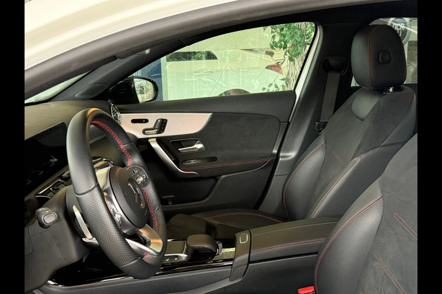 Mercedes-Benz A-Klasse 200 AMG Night Pano|Sfeer|Dodehoek|Memory|Multibeam