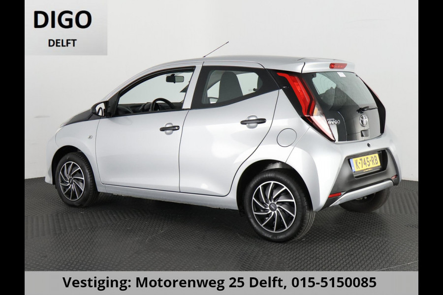 Toyota Aygo 1.0 VVT-i X SILVERLINE FUN CARPLAY NAVI AIRCO.5 DRS .GARANTIE TOT 2031 !