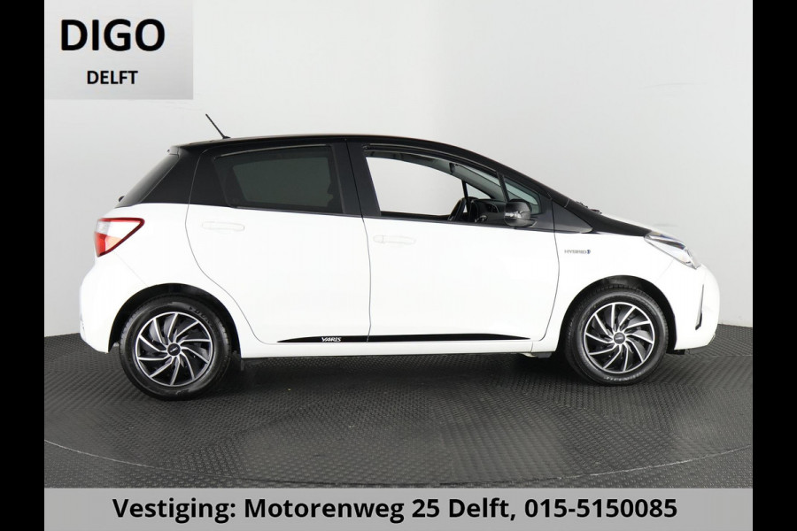 Toyota Yaris 1.5 HYBRID BI-TONE GARANTIE 4-2030! CAMER. DEALERAUTO ! PDC . GARANTIE TOT 04-2030