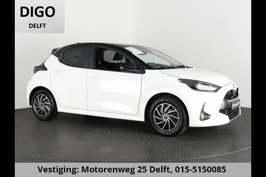 Toyota Yaris 1.5 HYBRIDE BLACK & WHITE GARANTIE 3-2034 AUTOMAAT. CLOUD NAVI. SLECHTS 17.000 KM.