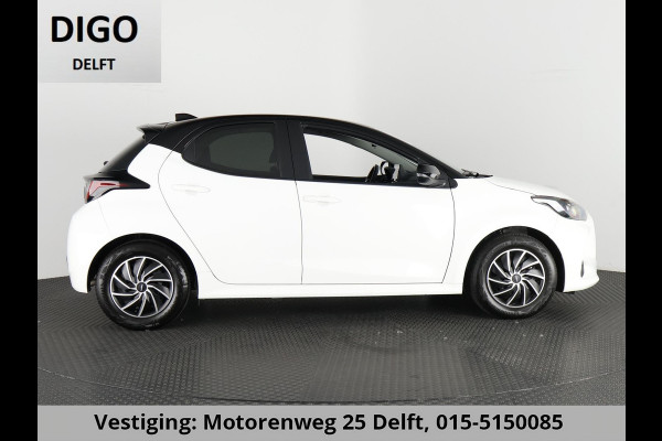 Toyota Yaris 1.5 HYBRIDE BLACK & WHITE GARANTIE 3-2034 AUTOMAAT. CLOUD NAVI. SLECHTS 17.000 KM.