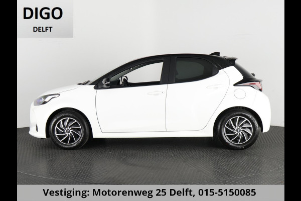 Toyota Yaris 1.5 HYBRIDE BLACK & WHITE GARANTIE 3-2034 AUTOMAAT. CLOUD NAVI. SLECHTS 17.000 KM.