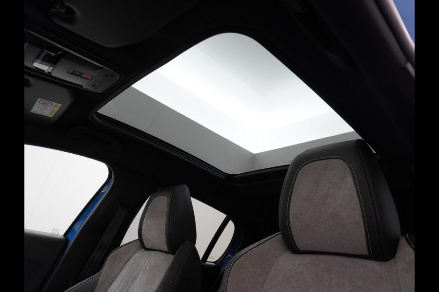 Peugeot e-208 EV GT 350 50kWh Panormadak Adap.Cruise 360°Camera Navi Ecc Stoelverwarming Apple Carplay Android Auto DAB+ Lane Assist Keyless Led Pdc 1e Eigenaar Origineel Nederlandse Auto