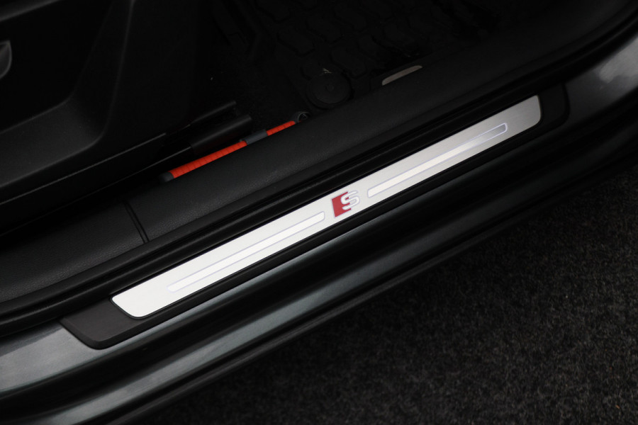 Audi Q2 30 TFSI S Edition 2x S-Line, LED, Apple Carplay, Climate, Navigatie, DAB