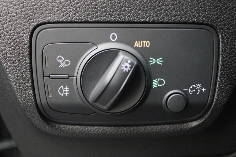 Audi Q2 30 TFSI S Edition 2x S-Line, LED, Apple Carplay, Climate, Navigatie, DAB