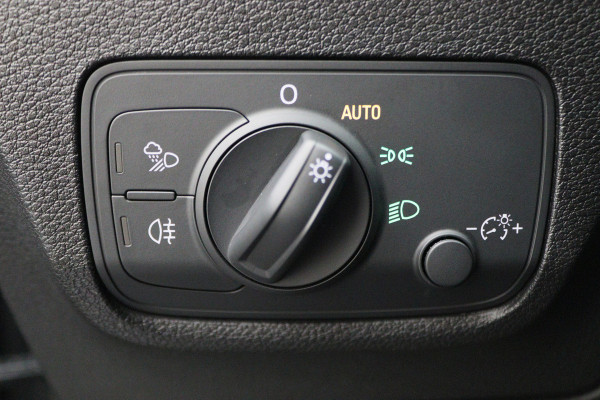 Audi Q2 30 TFSI S Edition 2x S-Line, LED, Apple Carplay, Climate, Navigatie, DAB