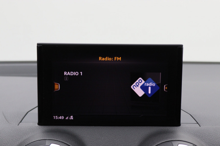 Audi Q2 30 TFSI S Edition 2x S-Line, LED, Apple Carplay, Climate, Navigatie, DAB