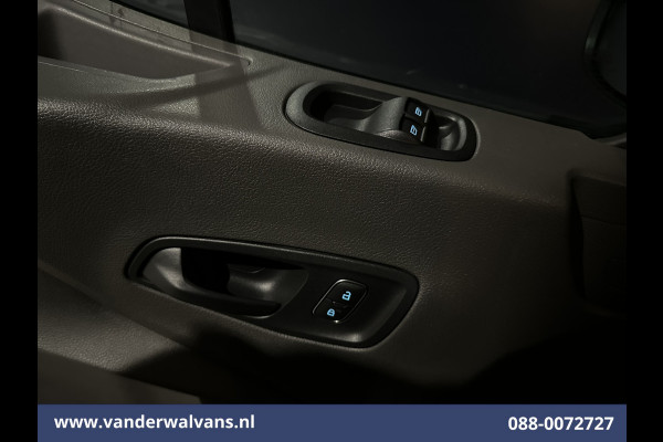 Ford Transit 2.0 TDCI 130pk Bakwagen Laadklep Euro6 Airco | 951kg laadvermogen | Camera | Navigatie | Cruisecontrol LM velgen, Verwarmde voorruit, Stoelverwarming, Bijrijdersbank