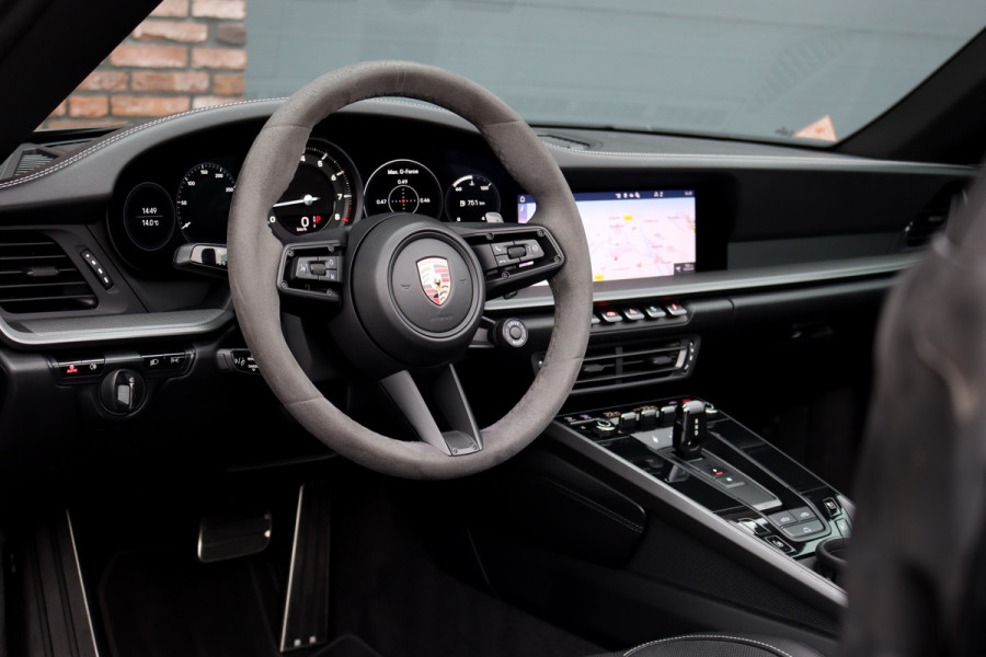 Porsche 911 992 Cabrio 3.0 Carrera S | Vierwielbesturing | Sport Chrono | Sportuitlaat | Sport Design Pakket | PASM | Stoelventilatie | Dynamic Light System+ | Surround Camera |