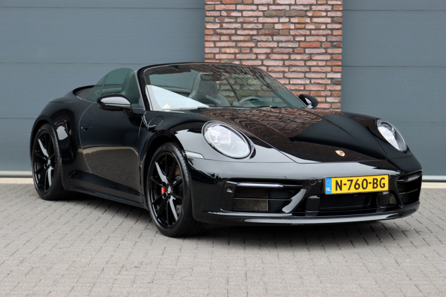 Porsche 911 992 Cabrio 3.0 Carrera S | Vierwielbesturing | Sport Chrono | Sportuitlaat | Sport Design Pakket | PASM | Stoelventilatie | Dynamic Light System+ | Surround Camera |