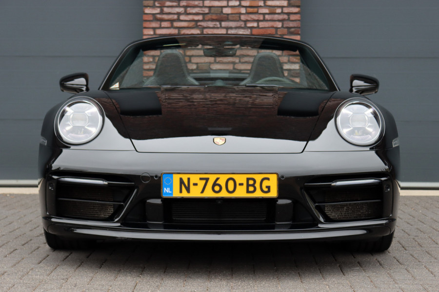 Porsche 911 992 Cabrio 3.0 Carrera S | Vierwielbesturing | Sport Chrono | Sportuitlaat | Sport Design Pakket | PASM | Stoelventilatie | Dynamic Light System+ | Surround Camera |
