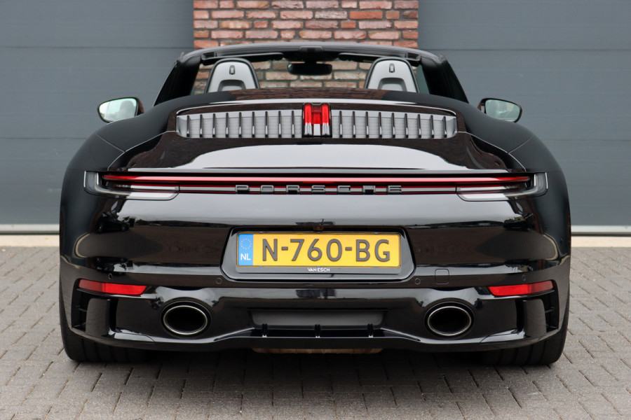 Porsche 911 992 Cabrio 3.0 Carrera S | Vierwielbesturing | Sport Chrono | Sportuitlaat | Sport Design Pakket | PASM | Stoelventilatie | Dynamic Light System+ | Surround Camera |