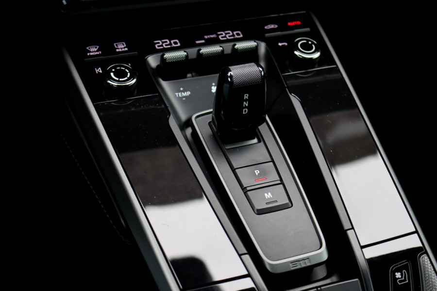 Porsche 911 992 Cabrio 3.0 Carrera S | Vierwielbesturing | Sport Chrono | Sportuitlaat | Sport Design Pakket | PASM | Stoelventilatie | Dynamic Light System+ | Surround Camera |