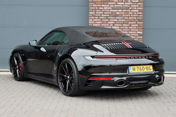 Porsche 911 992 Cabrio 3.0 Carrera S | Vierwielbesturing | Sport Chrono | Sportuitlaat | Sport Design Pakket | PASM | Stoelventilatie | Dynamic Light System+ | Surround Camera |