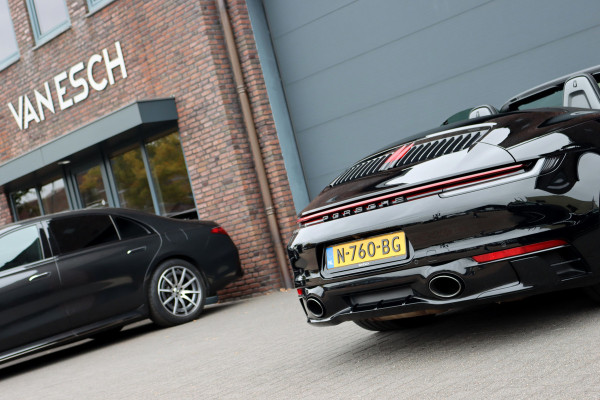 Porsche 911 992 Cabrio 3.0 Carrera S | Vierwielbesturing | Sport Chrono | Sportuitlaat | Sport Design Pakket | PASM | Stoelventilatie | Dynamic Light System+ | Surround Camera |