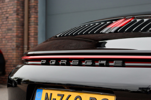 Porsche 911 992 Cabrio 3.0 Carrera S | Vierwielbesturing | Sport Chrono | Sportuitlaat | Sport Design Pakket | PASM | Stoelventilatie | Dynamic Light System+ | Surround Camera |