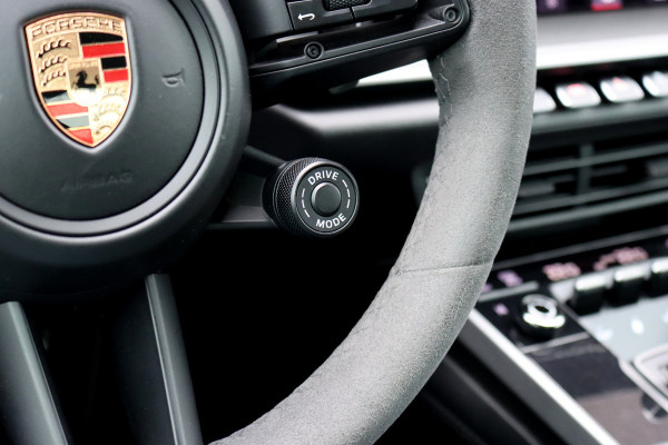 Porsche 911 992 Cabrio 3.0 Carrera S | Vierwielbesturing | Sport Chrono | Sportuitlaat | Sport Design Pakket | PASM | Stoelventilatie | Dynamic Light System+ | Surround Camera |