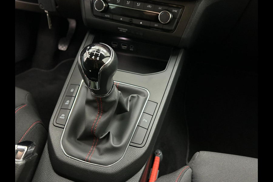 Seat Ibiza Occasion 1.0 TSI FR Business Intense (115 pk) | Tweedehands Seat Ibiza | Wit | Airco | Sportvelgen | Sportieve look