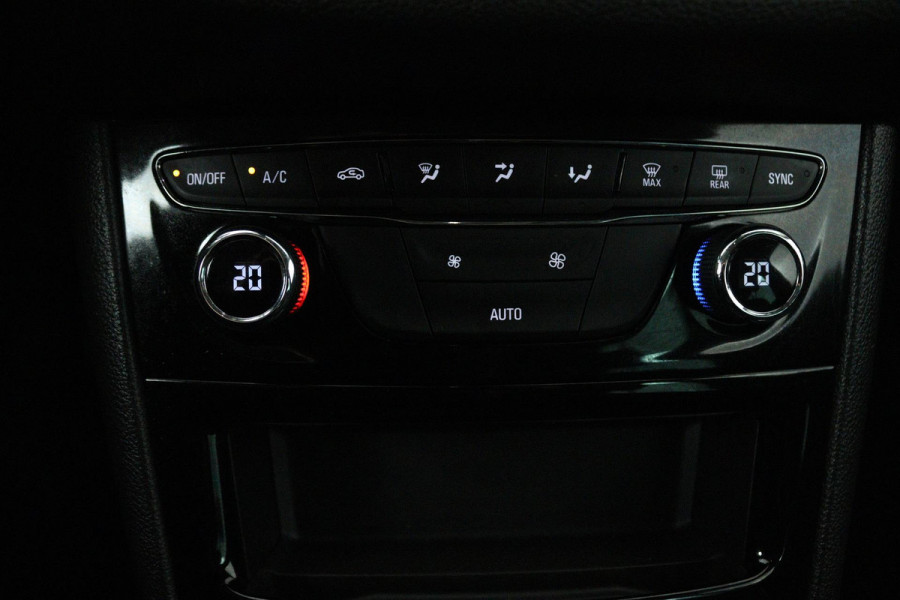 Opel Astra 1.4 Turbo Innovation (ACHTERUITRIJCAMERA, CRUISE CONTROL, NAVIGATIE, LANE-ASSIST)