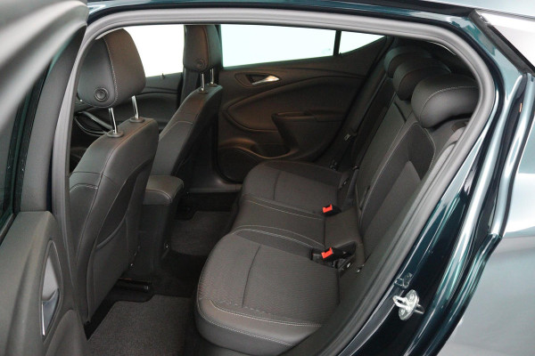 Opel Astra 1.4 Turbo Innovation (ACHTERUITRIJCAMERA, CRUISE CONTROL, NAVIGATIE, LANE-ASSIST)