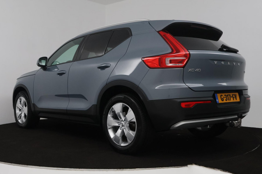 Volvo XC40 1.5 T3 Momentum Pro (TREKHAAK, H&K AUDIO, STOELVERWARMING, AUTOMAAT, ACHTERUITRIJCAMERA, PARKEERSENSOREN)