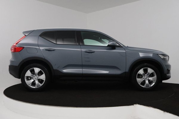 Volvo XC40 1.5 T3 Momentum Pro (TREKHAAK, H&K AUDIO, STOELVERWARMING, AUTOMAAT, ACHTERUITRIJCAMERA, PARKEERSENSOREN)