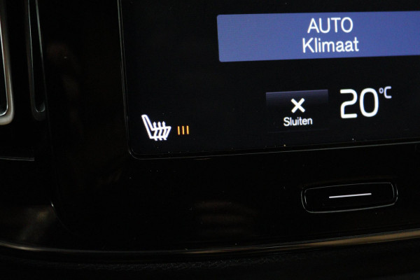 Volvo XC40 1.5 T3 Momentum Pro (TREKHAAK, H&K AUDIO, STOELVERWARMING, AUTOMAAT, ACHTERUITRIJCAMERA, PARKEERSENSOREN)