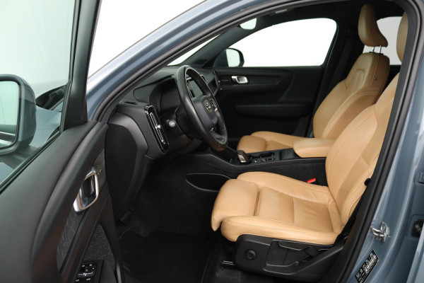 Volvo XC40 1.5 T3 Momentum Pro (TREKHAAK, H&K AUDIO, STOELVERWARMING, AUTOMAAT, ACHTERUITRIJCAMERA, PARKEERSENSOREN)