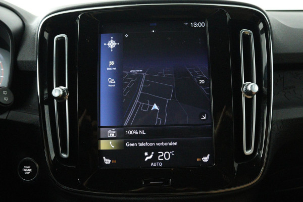 Volvo XC40 1.5 T3 Momentum Pro (TREKHAAK, H&K AUDIO, STOELVERWARMING, AUTOMAAT, ACHTERUITRIJCAMERA, PARKEERSENSOREN)