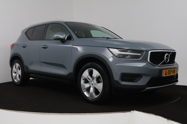 Volvo XC40 1.5 T3 Momentum Pro (TREKHAAK, H&K AUDIO, STOELVERWARMING, AUTOMAAT, ACHTERUITRIJCAMERA, PARKEERSENSOREN)