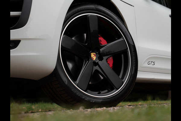Porsche Macan 3.0 GTS | Pano-dak | SportDesign | Sport Chrono | Luchtvering | 2e eig | Adapt. Sportstoelen