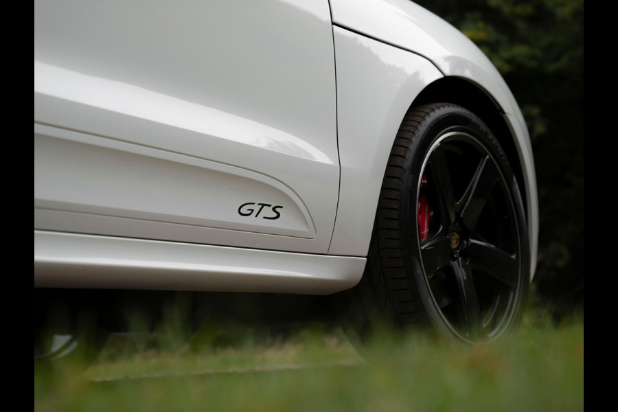 Porsche Macan 3.0 GTS | Pano-dak | SportDesign | Sport Chrono | Luchtvering | 2e eig | Adapt. Sportstoelen