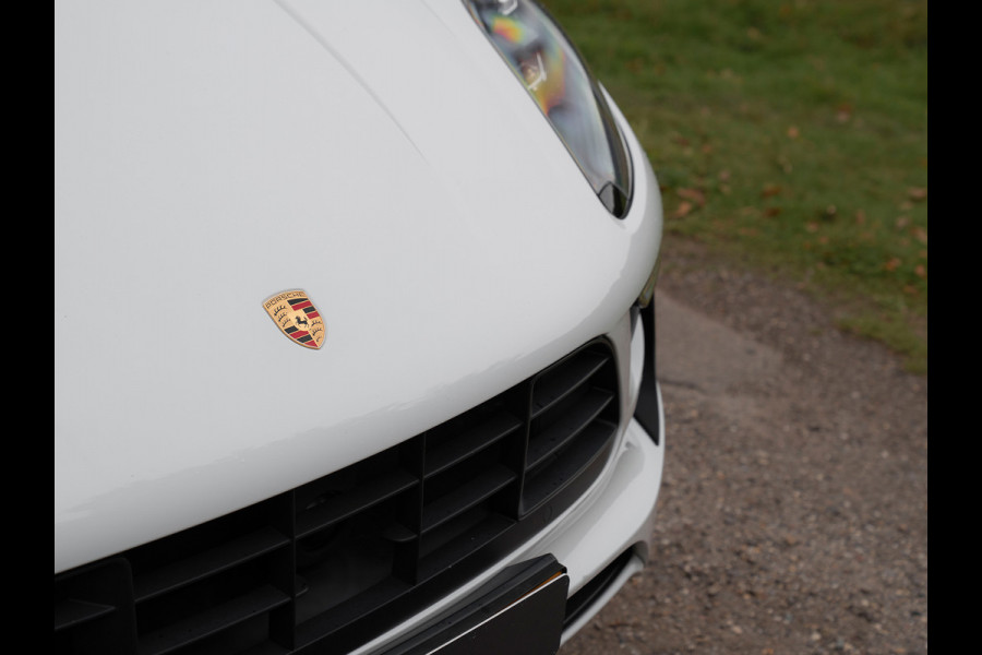 Porsche Macan 3.0 GTS | Pano-dak | SportDesign | Sport Chrono | Luchtvering | 2e eig | Adapt. Sportstoelen