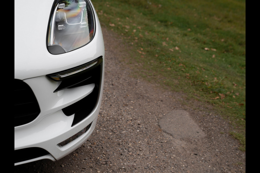 Porsche Macan 3.0 GTS | Pano-dak | SportDesign | Sport Chrono | Luchtvering | 2e eig | Adapt. Sportstoelen