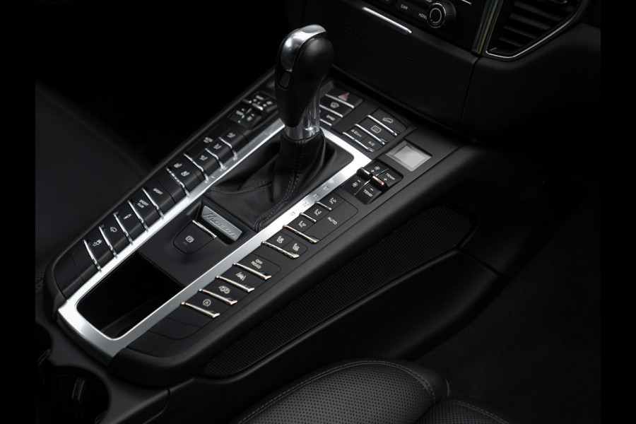 Porsche Macan 3.0 GTS | Pano-dak | SportDesign | Sport Chrono | Luchtvering | 2e eig | Adapt. Sportstoelen