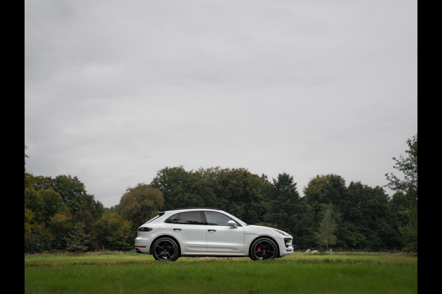 Porsche Macan 3.0 GTS | Pano-dak | SportDesign | Sport Chrono | Luchtvering | 2e eig | Adapt. Sportstoelen
