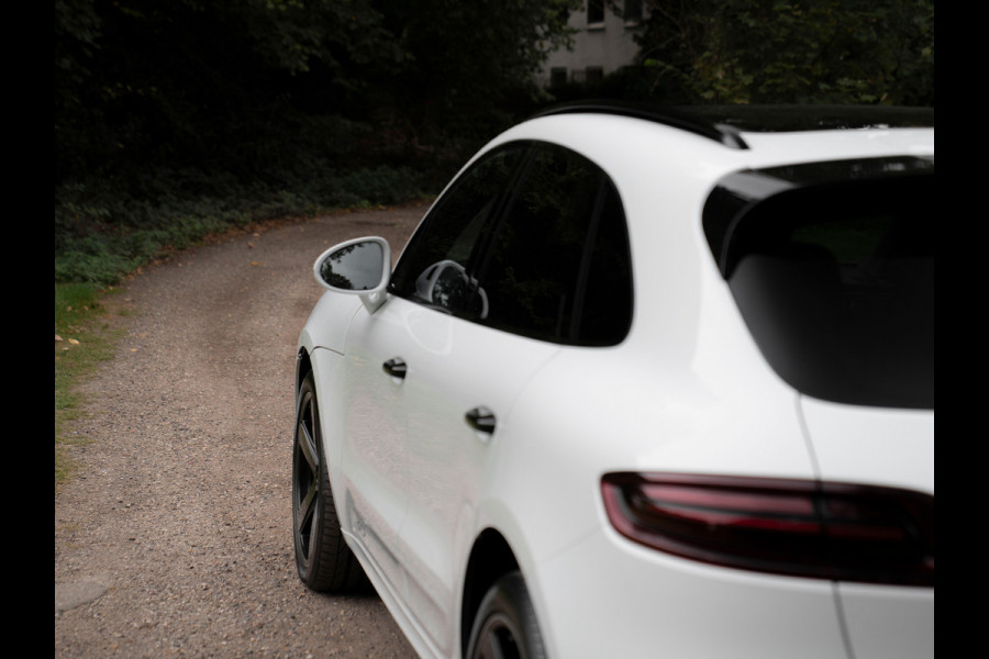 Porsche Macan 3.0 GTS | Pano-dak | SportDesign | Sport Chrono | Luchtvering | 2e eig | Adapt. Sportstoelen
