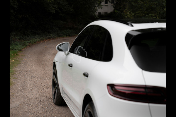 Porsche Macan 3.0 GTS | Pano-dak | SportDesign | Sport Chrono | Luchtvering | 2e eig | Adapt. Sportstoelen