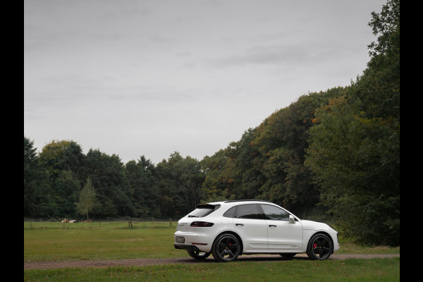 Porsche Macan 3.0 GTS | Pano-dak | SportDesign | Sport Chrono | Luchtvering | 2e eig | Adapt. Sportstoelen
