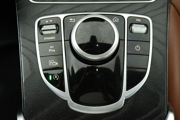 Mercedes-Benz C-Klasse 180 Advantage Pack (PANORAMADAK, STOELVERWARMING, DIGITALE COCKPIT, CAMERA, ELEKTR STOELEN)