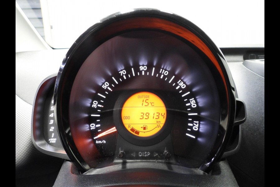 Peugeot 108 1.0 e-VTi Dynamic Techno NAVI-APP/CAMERA/AIRCO/BLUETOOTH!