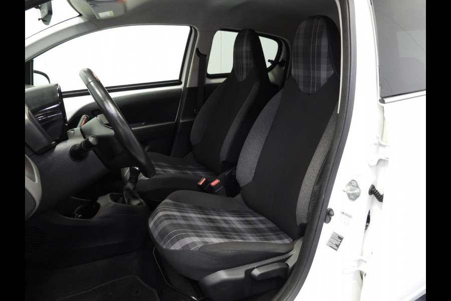 Peugeot 108 1.0 e-VTi Dynamic Techno NAVI-APP/CAMERA/AIRCO/BLUETOOTH!