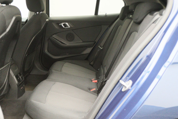 BMW 1-serie 118i Executive Edition Automaat Camera, Stuur-/Stoelverw., Apple Carplay, LED, Lane Assist