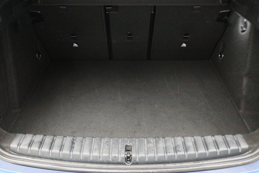 BMW 1-serie 118i Executive Edition Automaat Camera, Stuur-/Stoelverw., Apple Carplay, LED, Lane Assist